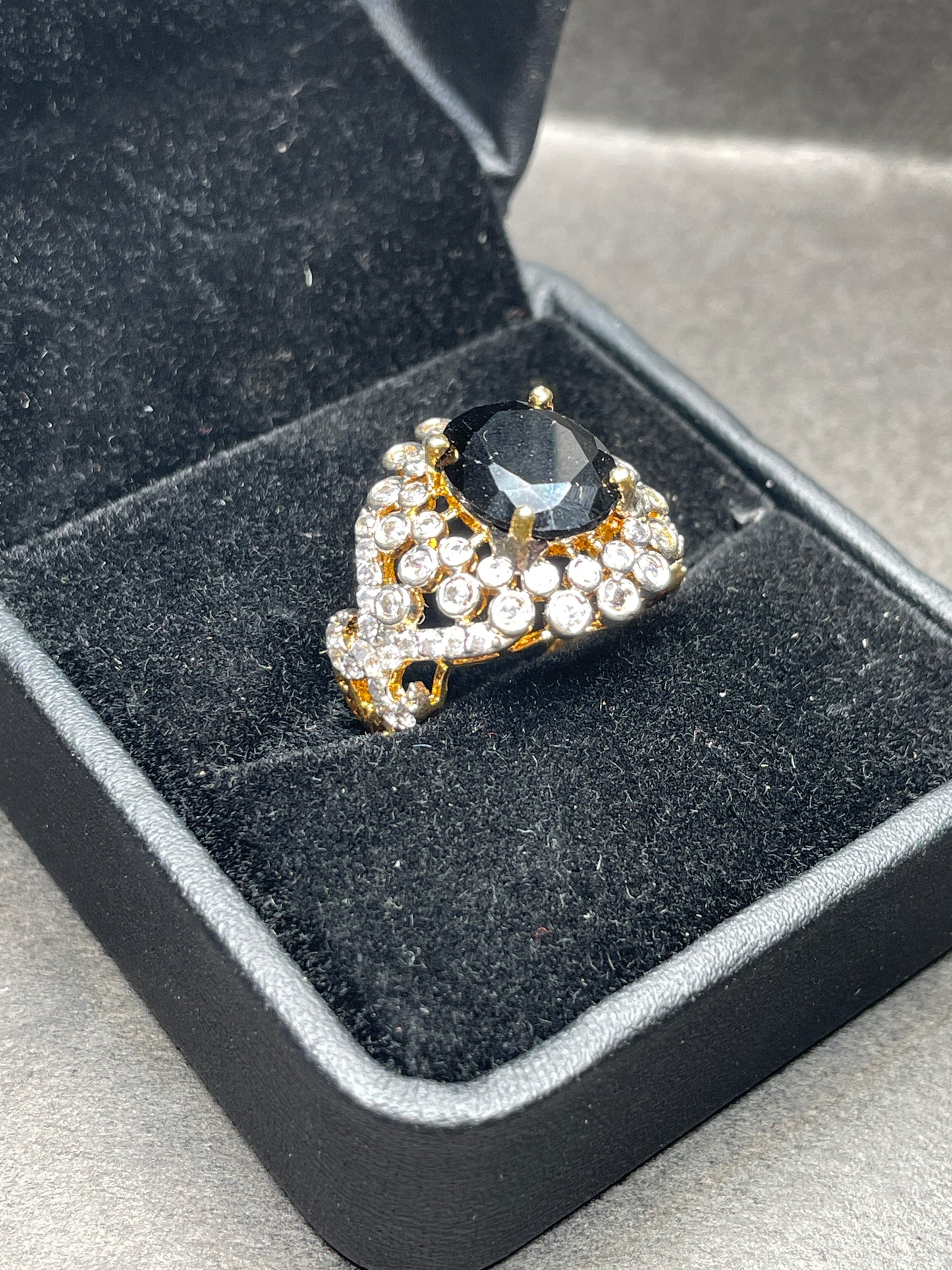 Siyah E Naz Ring