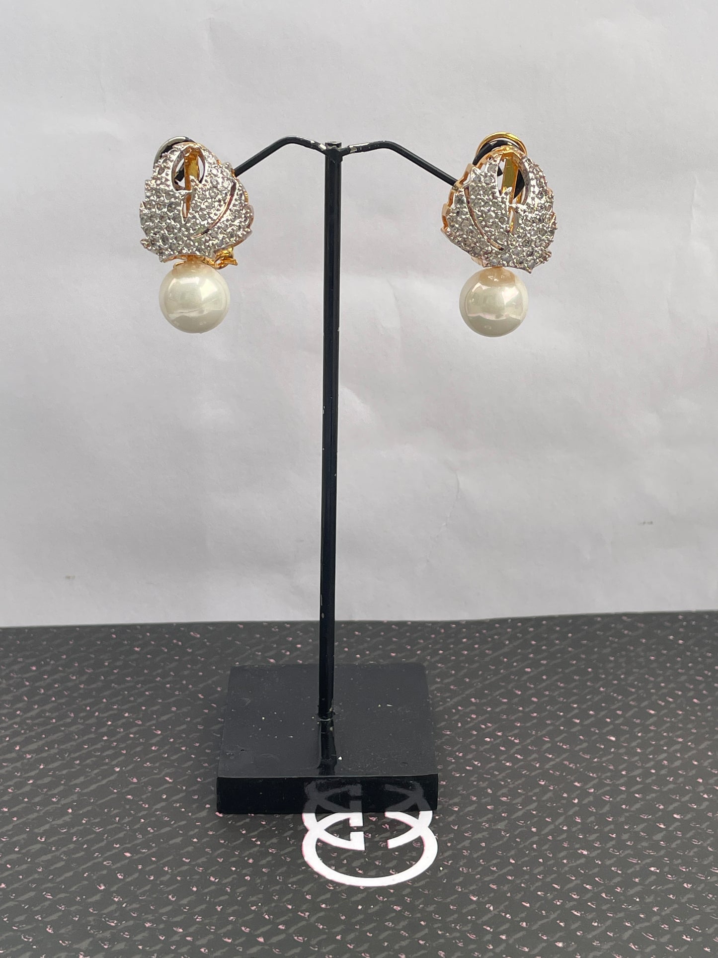 Pearl Purity Studs
