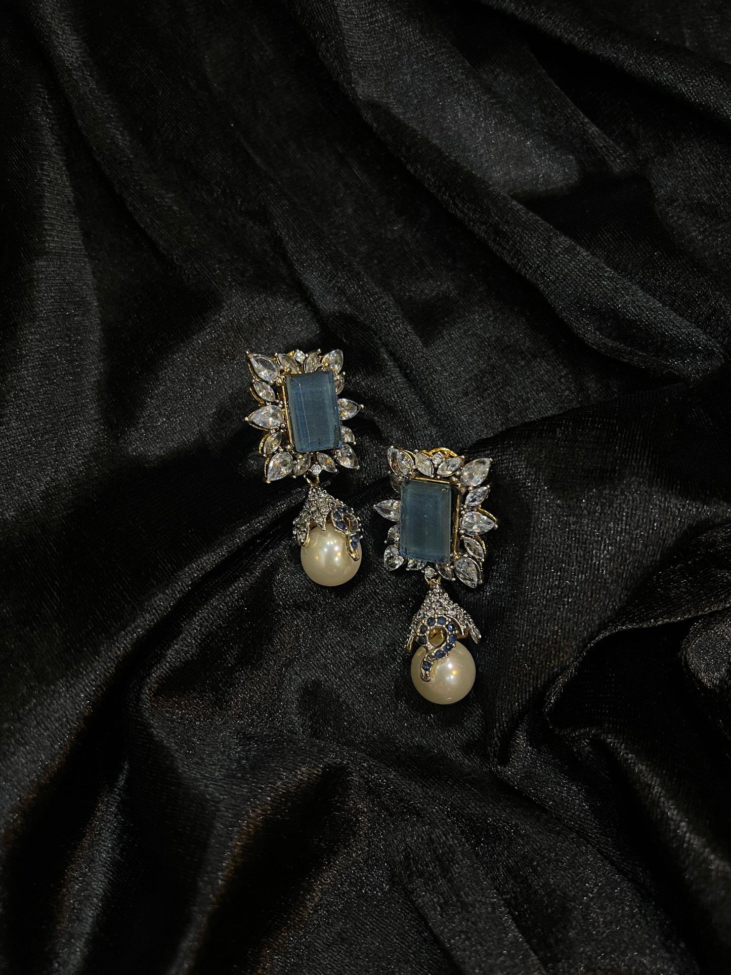 Shining Garnet Earrings