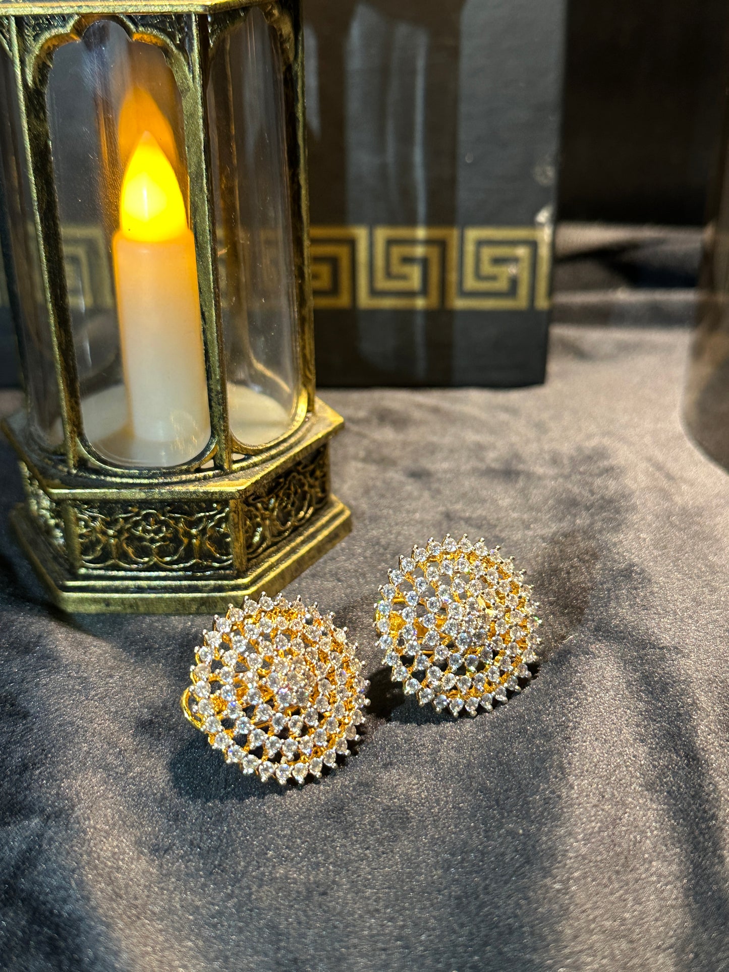 DIAMOND KUT STUDS