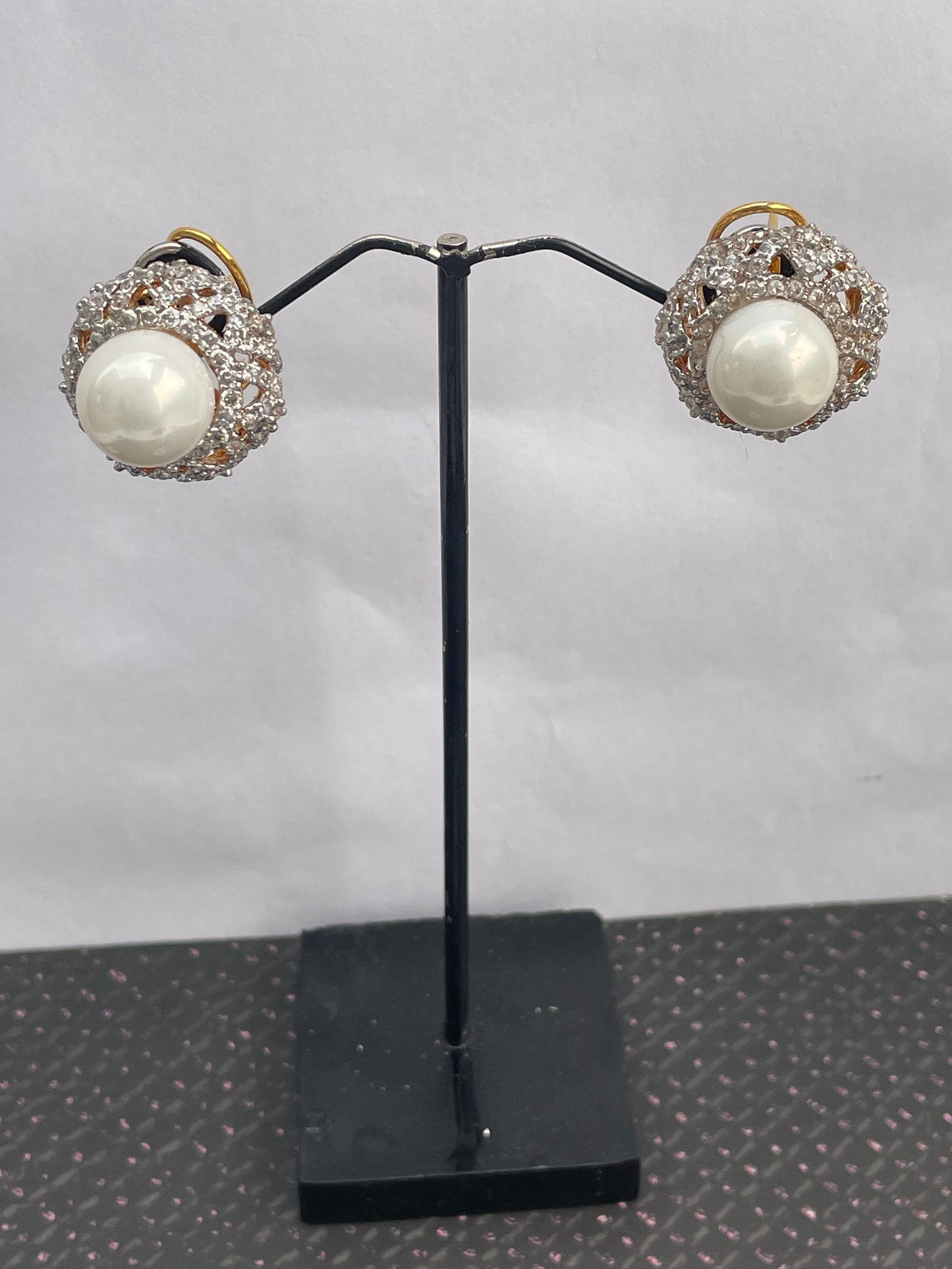 Pearl Prestige Studs