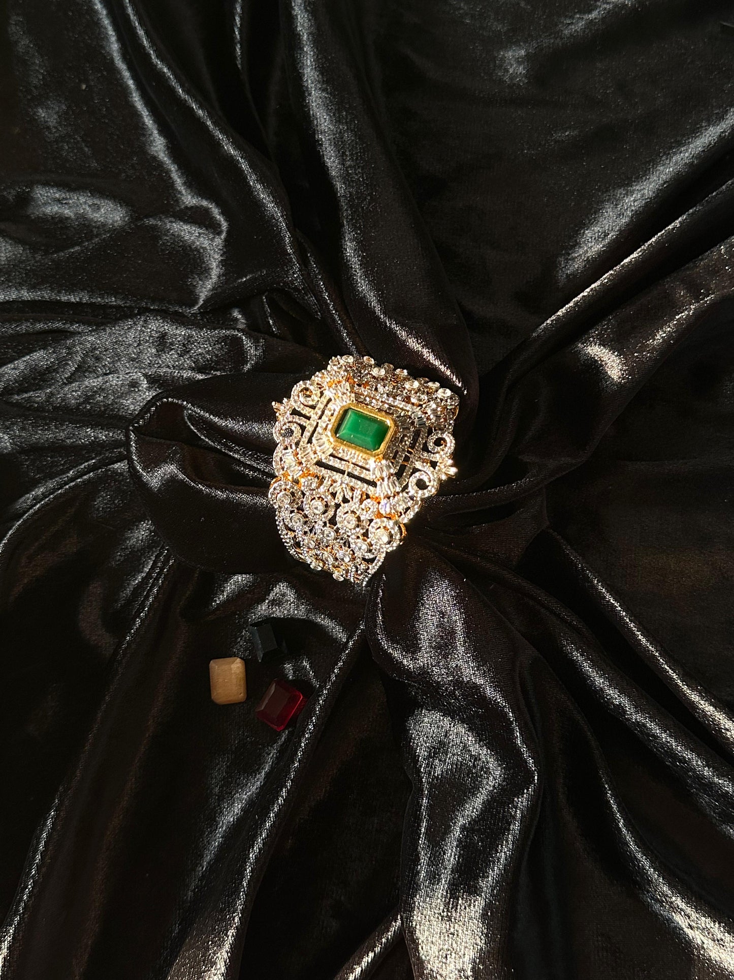 Changeable stones King Bangle