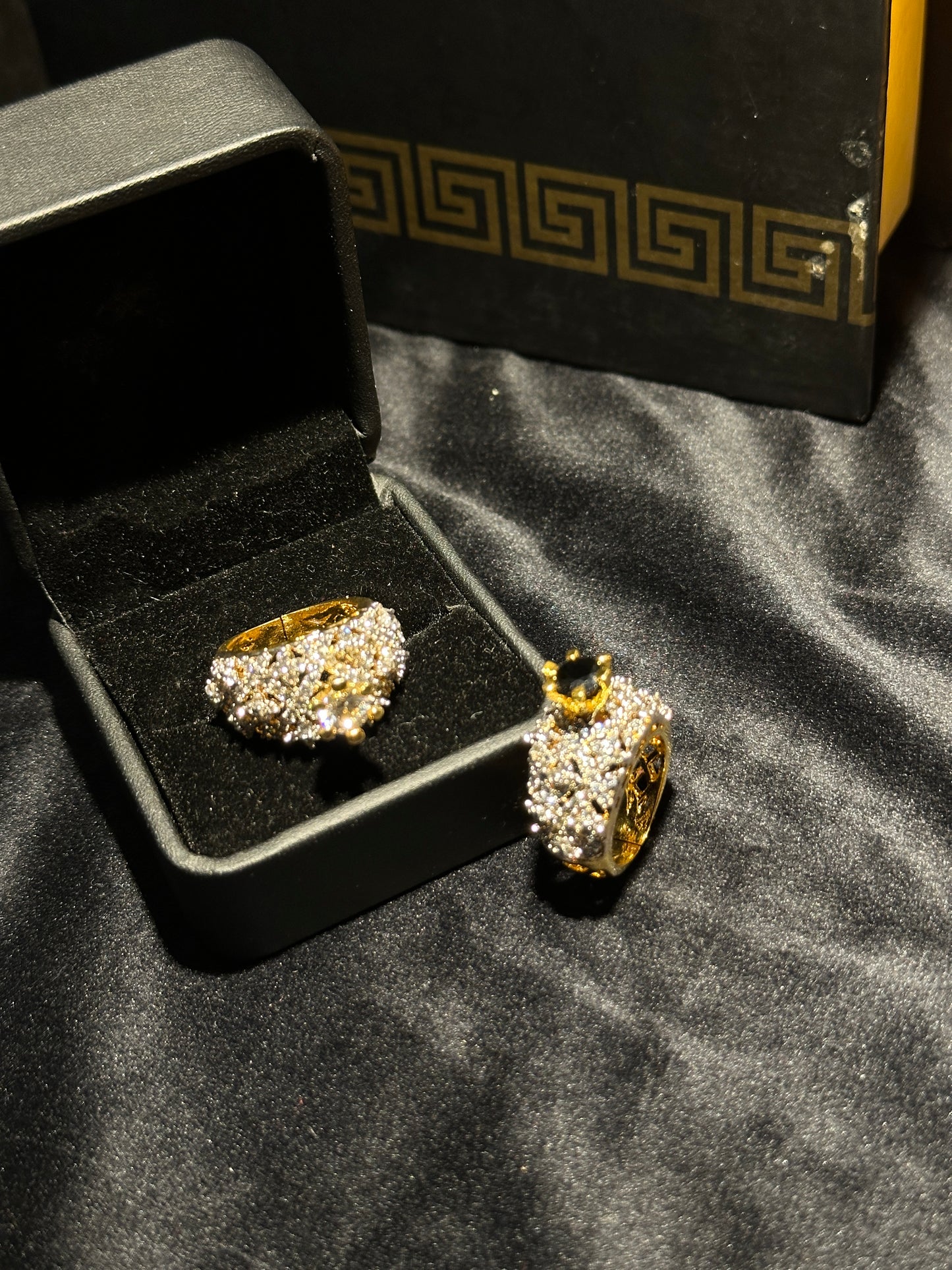 Blac and Whit Ring
